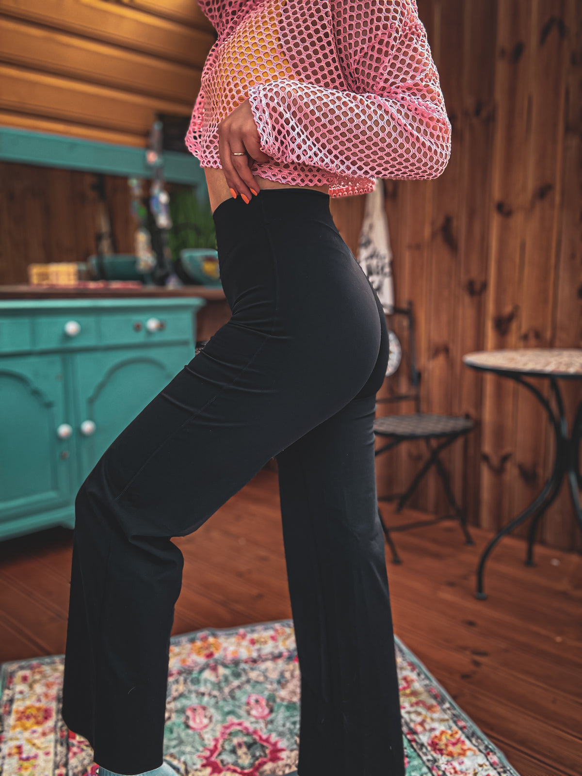Laia lõikega retuusid HS Flow must eest