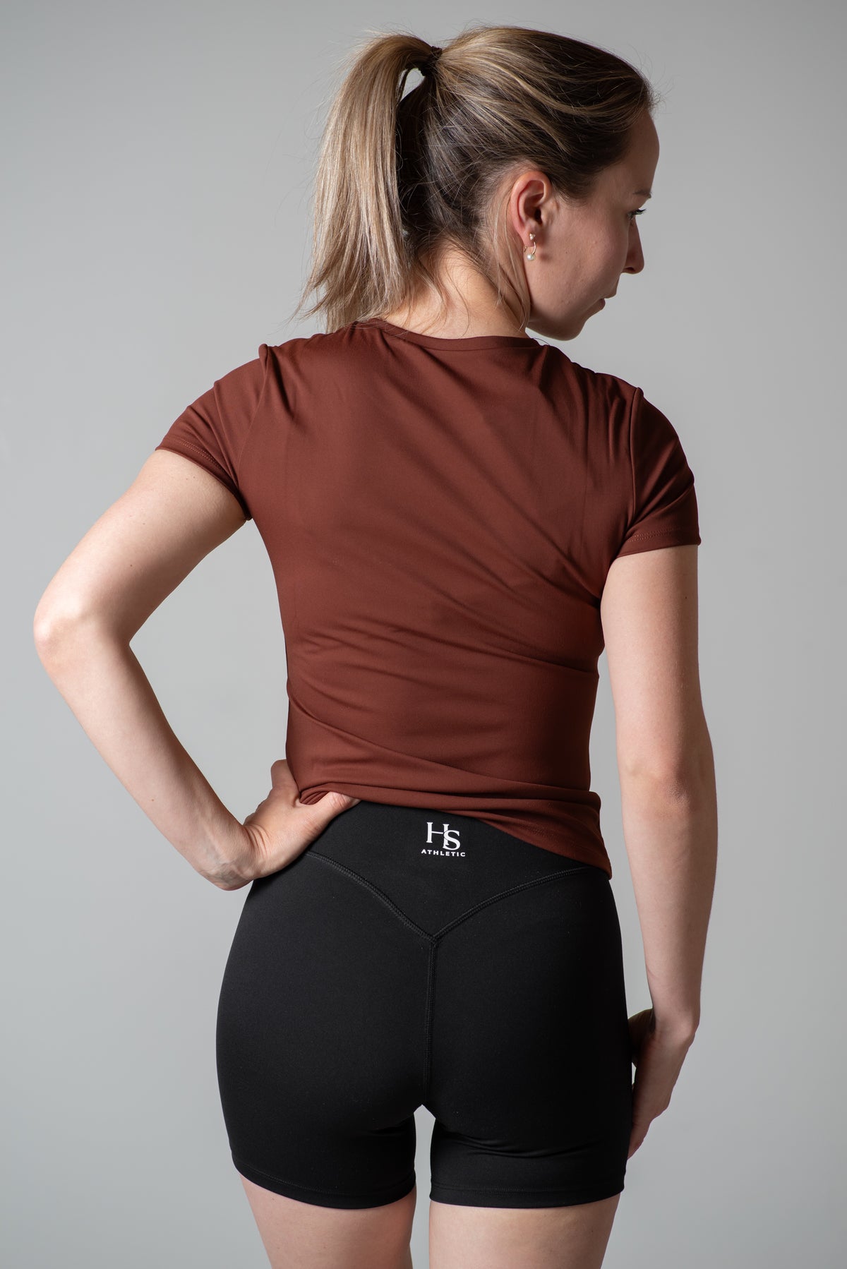 T-särk HS Cozy pruun tagant